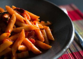 Macarrones con tomate, la receta más fácil y rápida para un plato súper sabroso