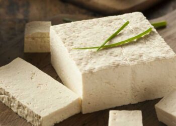 ¿Qué es el tofu? Estos son los beneficios por los cuales debes de introducirlo en tu dieta