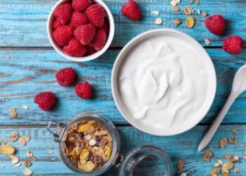 Yogur griego o yogur normal, ¿cuáles son sus diferencias y cuál es mejor?