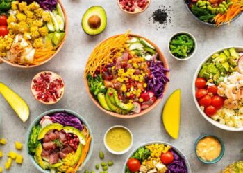 Qué es el poke y cómo puedes hacerlo totalmente saludable