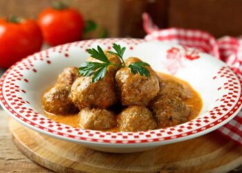 Albóndigas en salsa, la receta definitiva con la que te quedarán súper sabrosas