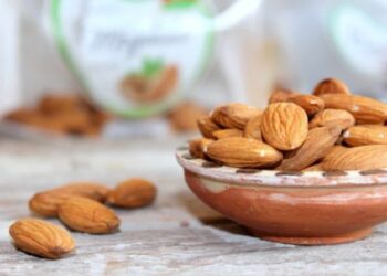 ¿Engordan las almendras? Mitos de uno de los frutos secos con más fibra