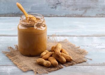 ¿La crema de cacahuete engorda? Mitos sobre este fruto seco