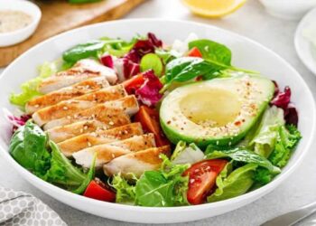 ¿La ensalada engorda? Qué ingredientes debemos de evitar añadir