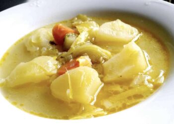 Porruslada de bacalao y puerros. Receta fácil, rápida y súper sabrosa