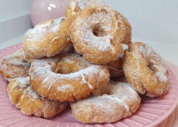 Rosquillas caseras. Receta con cuatro ingredientes, y además no llevan huevo