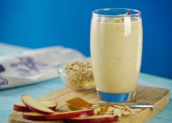 Batido de avena y manzana. La opción perfecta para ayudarte a bajar de peso y a la vez cargarte de energía