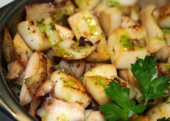 Sepia a la plancha con ajo y perejil en 10 minutos. Receta fácil y sabrosa para compartir