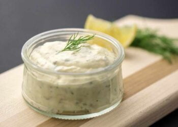 Salsa tártara. Receta fácil y rápida para acompañar carnes y pescados