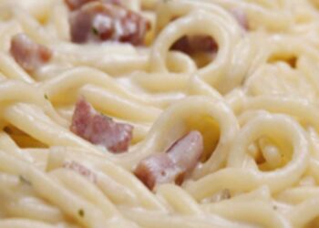 Salsa carbonara con nata. La mejor receta para acompañar tus platos de pasta