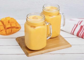 Batido de mango y plátano. Receta para una bebida cremosa y cargada de nutrientes