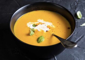 Crema de zanahoria, receta fácil para una cena ligera y saludable