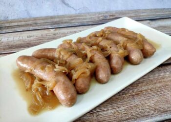 Salchichas de cerdo al vino. Receta fácil y súper sabrosa