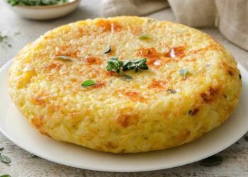 Tortilla de arroz con jamón y queso fácil y rápida para una comida súper sabrosa