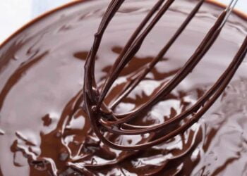 Receta de sirope de chocolate fácil y rápida que te sacará de cualquier apuro
