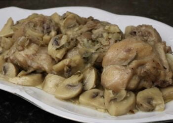 Guiso de conejo con vino blanco. Receta fácil para todos los gustos
