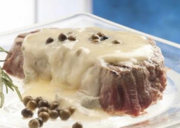 Salsa a la pimienta verde. Receta fácil para acompañar carnes