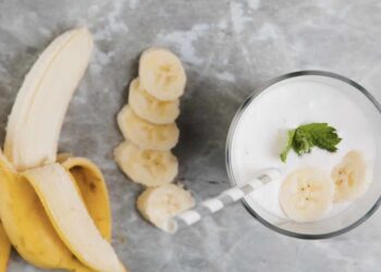 Batido de plátano y yogur. Receta fácil y rápida