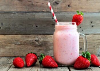 Batido de fresa y yogur súper fácil y rápido