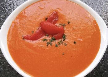 Salsa de pimientos del piquillo. Receta fácil y rápida