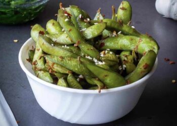 Edamame salteado el aperitivo o entrante perfecto y saludable