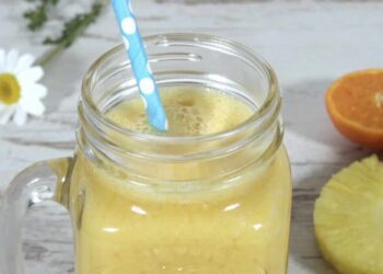 Batido de piña, mandarina y yogur súper cremoso