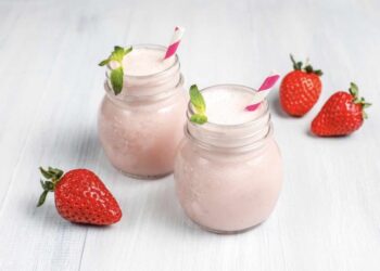 Smoothie de fresa fácil, rápido y súper saludable