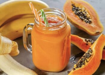 Batido de papaya y plátano súper cremoso y saludable