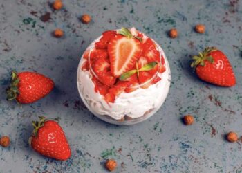Fresas con nata, el postre clásico fácil y rápido