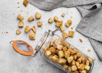 Picatostes o croûtons caseros, la mejor guarnición para cualquier plato