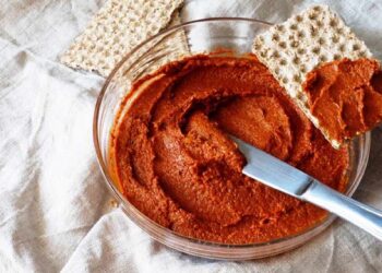 Paté de tomate seco y nueces, una de las recetas de sobrasada vegana