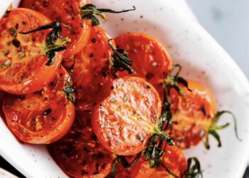 Tomates cherry confitados en freidora de aire, en mucho menos tiempo que en el horno