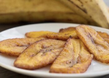 Plátanos fritos en freidora de aire o airfryer, la receta más fácil y rápida