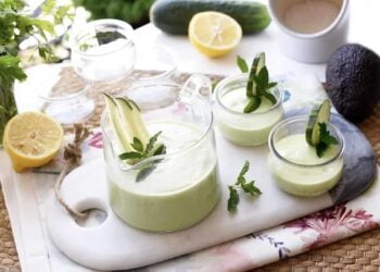 Crema fría de pepino y aguacate, perfecta para un entrante veraniego