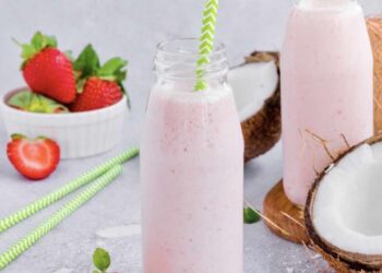 Batido de fresa y coco, fácil y rápido. Receta refrescante con sabor tropical