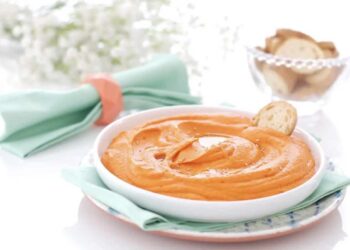 Hummus de pimiento rojo asado, receta vegana para un picoteo súper sabroso