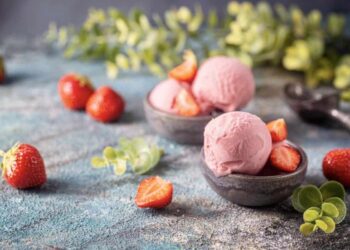 Helado de fresa casero, receta fácil y rápida con 4 ingredientes