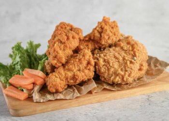 Cómo hacer pollo al estilo KFC en la freidora de aire o airfryer, desde muslos hasta alitas o pechugas