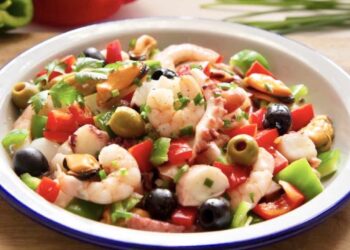 Salpicón de marisco, el entrante o tapa perfecta para disfrutar en casa