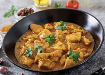 Pollo al curry con leche de coco, receta súper sabrosa y muy fácil de hacer