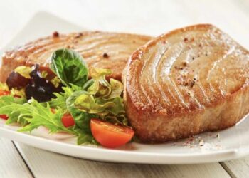 Atún en freidora de aire o airfryer, receta fácil y rápida para un resultado jugoso y sabroso