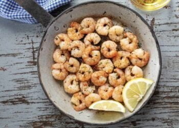 Gambas al ajillo en freidora de aire o airfryer, seguirán jugosas con menos aceite