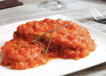 Bonito con tomate, la receta clásica que no puede faltar en casa