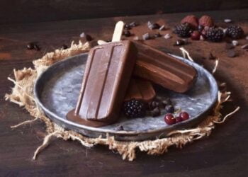 Polos de chocolate estilo Mercadona, con 3 ingredientes y en 15 minutos