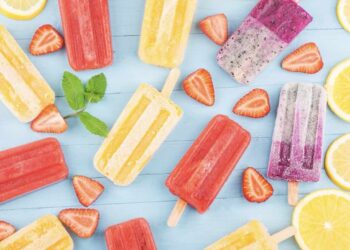 Polos de frutas frescas caseros, refrescantes y deliciosos