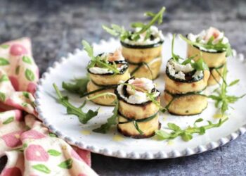 Rollitos de calabacín con jamón y queso crema, receta saludable y muy fácil de hacer