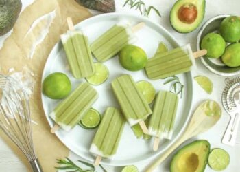 Polos de aguacate saludables, receta cremosa y deliciosa para refrescarte en verano