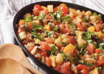 Pisto en freidora de aire o airfryer, receta fácil y súper sabrosa