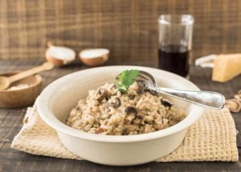 Risotto de setas, la receta italiana fácil y rápida para un plato lleno de sabor