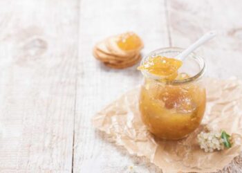 Cómo hacer mermelada de melocotón casera, receta fácil para un desayuno dulce